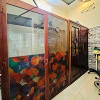 Mặt Tiền Đường Lớn - 18 Tỷ- Đường 10M - Nhà 2 Tầng - 2 Phòng Ngủ- 68M2 - ( 3,5M X 19,5M ) - Thảo Điền .