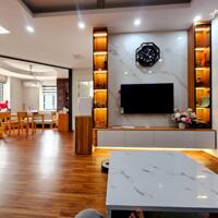 Giảm gần 1 tỷ, chủ cần bán gấp siêu phâm Cầu Giấy 97m2, 3Pn, lô góc, tặng nội thất