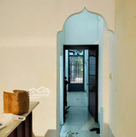 Cho Thuê Nhàmặt Tiềnđường Trường Sơn, Quận Tân Bình, 1 Trệt 2 Lầu, 63M2, Giá Bán 28 Triệu.