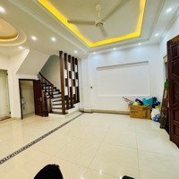 Bán Nhà Riêng 40 M2 Chính Chủ Tại Phường Long Biên, Quận Long Biên.