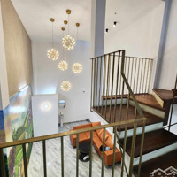 7,X Tỷ. Khu Phân Lô Vip Hồ Bơi Làng Hoa, Nguyễn Văn Khối, P11, Gò Vấp.
Nhà 5 Tầng. 4X14M. Nở Hậu
