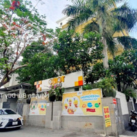 Kẹt Tiền Bán Gấp! Bán Tòa Biệt Thự Đường Nguyễn Văn Hưởng Phường Thảo Điền Quận 2. Giá Bán 55 Tỷ