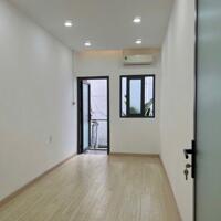 NGAY CÔNG VIÊN PHÚ NHUẬN, XE HƠI ĐỖ CỬA, 30M2 2 LẦU 2PN, MỚI Ở NGAY, SỔ VUÔNG ĐẸP, MẶT TIỀN THỤT KINH DOANH ONLINE, NHỈNH 4 TỶ