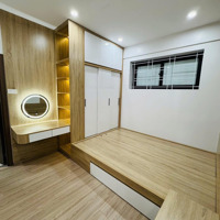 Em Bán Căn Hộ Tầng Trung- 68M 3 Ngủ 2Vs Nơ 7 Bán Đảo Linh Đàm. Sổ Chính Chủ.
 Giá Bán 3Ty950