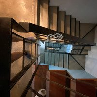 Vàng Tăng, Tiền Mất Giá. Vậy Trú Ngụ Ở Đâu? Hãy Xem Qua Tài Sản Khan Hiếm Tại Khu Sân Bay Này Nhé