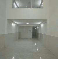 Nhà Diện Tích Ngang 4M - Dài 17M. 1 Lửng 1 Lầu . Hẻm Xe Hơi 6M Đường Luỹ Bán Bích .Gần Hoà Bình