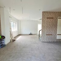 Biệt thự Khang Điền Mega Vilage căn góc bề thế dt: 9,5x15, 3 tầng, 4pn,4wc, giá 11,7 tỷ