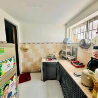  NHÀ ĐẸP GÍA RẺ ĐƯỜNG OTO NGUYỄN CỬU ĐÀM - F. TÂN SƠN NHÌ- Q.TÂN PHÚ - CHỈ 4.78 TỶ   Diện Tích: 4,0 m x 11 m   Kết cấu: Nhà 1 Trệt , 1 Lửng  Đường nhựa 5 m Thích hợp để ở, làm văn phòng hoặc cho thuê