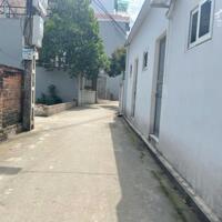 Bán 40m đất thôn 7 Đông Dư, ngõ nông, cách 1 nhà ra đường ô tô 7 chỗ, phù hợp định cư lâu dài