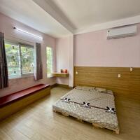 Cc cần bán gấp nhà 3 tầng MT KD VIP đường Dương Trí Trạch, TT Sơn Trà, giá chỉ nhỉnh hơn 8 tỷ.