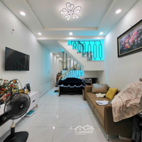 Bán Nhà Hoàng Diệu Quận 4 - Hẻm Ôtô - 42M2 - 4 Tỷ Nhỉnh - Nhà Mới Đúc Bê Tông Chắc Chắn