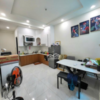 Bán Nhà Hoàng Diệu Quận 4 - Hẻm Ôtô - 42M2 - 4 Tỷ Nhỉnh - Nhà Mới Đúc Bê Tông Chắc Chắn