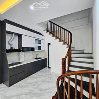 Bán Nhà Việt Hưng Mới Tinh-Lô Góc,25M Ra Ngõ Oto Tránh-Diện Tích 35M X 5 Tầng. Giá Bán 5,6 Tỷ
