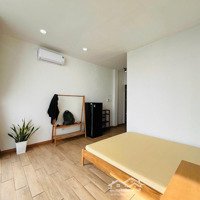Phòng Balcony Siêu Xinh - Cửa Kính Lớn