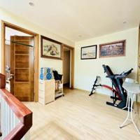 Bán Biệt Thự Sài Đồng 185M2 X 10M. Sân Vườn, Nội Thất Đẹp, Hàng Xóm Vinhomes. Giá Bán 38,5Tỷ