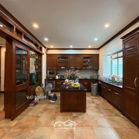 Biệt Thự Sân Vườn Phố Ẩm Thực Nguyễn Văn Lộc 152.5M2* 5 Tầng. Hoàn Thiện Đẹp Hai Mặt Kinh Doanh