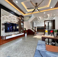 Định Cư Nước Ngoài Bán Gấp Nhà Võ Văn Tần-P5-Q3 Cho Thuê 29 Triệu/Th.diện Tích86,4M2/ 4Tỷ270 Cách Q1 3 Phút