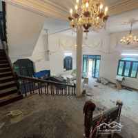 Bán Biệt Thự Âu Cơ - Tây Hồ - 2 Mặt Ngõ - 3 Thoáng - 7 Chỗ Đỗ Cửa - 145M -Mặt Tiền13M - 25 Tỷ.