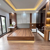 Bán Nhà Mặt Ngõ -Sát Ngã Tư Sở-6 Tầng Thang Máy-Nhà Mới Tinh-Vuông Văn Nở Hậu