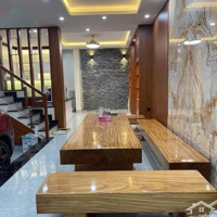 Văn Cao Phân Lô - Gara Ô Tô - Ngõ Nông Gần Phố