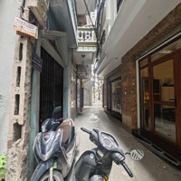 Kim Giang- Lô Góc: Diện Tích 55M X 4 Tầng. Mt5.3M. Nở Hậu. Cách Mặt Phố 30M. Giá Tốt. Liên Hệ: 0989388246
