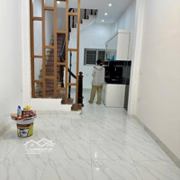 Bán Nhà Hoàng Mai, Nhỉnh 5Tỷ, 25M 5 Tầng 3 Ngủ, Vị Trí Đẹp, 20M Ra Ô Tô, Tiện Ích Bạt Ngàn
