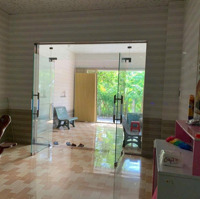 Chủ Nhà Kẹt Tiền Cần Bán Gấp Nhà Ngay Trung Tâm Củ Chi
