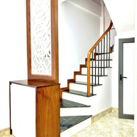 Vip Cầu Giấy - Nhà Mới Toanh - Thang Máy - Ngõ Ô Tô Tránhdiện Tích= 40M2 - 6 Tầng -Mặt Tiền3,6M