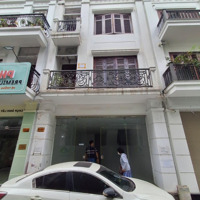Cho Thuê Nhà Liền Kề 90 Nguyễn Tuân.diện Tích70M2, 5T, Thông Sàn, Thang Máy, Đh, Nhà Đẹp 39 Triệu