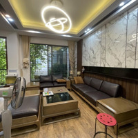 Bán Nhà Riêng Tại Phố Hoàng Văn Thái, 11,5 Tỷ, 40,2M2, Ô Tô Đỗ Cửa, Hàng Hiếm, Giá Ưu Đãi.