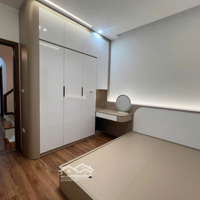Hiếm Có! Nhà Mới Keng Phố Hoàng Văn Thái, 43M², Tiện Ích Ngập Tràn, Chỉ 9.5 Tỷ!