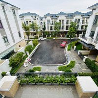 Cho Thuê Biệt Thự Verosa Park, 10 Triệu/Tháng, 213.6M2, Hàng Hiếm Tại Liên Phường, Quận 9