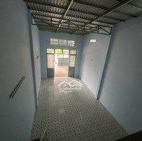 Cho Thuê Nhà Kho 210M2 Giá Bán 10 Triệu Và 140M2 9 Triệu Đường Xe Tải Lớn Di Chuyển Tại Tl15-An Phú Đông 2 Q12