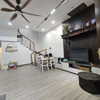 4 Tầng Dân Xây Đức Giang - Hoài Đức Nội Thất Xịn Có Ô Chờ Thang Máy 20M Ra Ô Tô
