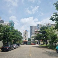 Chủ Cần Bán Nhà 3 Lầu Ngay Trung Tâm Thương Mại Vincom Dĩ An. Sát Bên 550. Kế Bên Vnvc Dĩ An