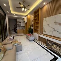 Bán nhà 5.5 tầng xây mới Ngô Xuân Quảng. Trâu Quỳ Gia Lâm, đường oto, lô góc,