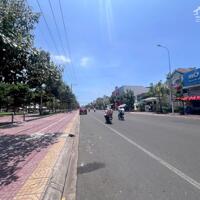 Cặp Võ Văn Kiệt đối diện công Viên - Phú Thuỷ - TP Phan Thiết - Diện tích 200m2 Hướng Nam giá 18.5 tỷ