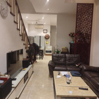 Tứ Liên Ô Tô Tránh Kinh Doanh Tặng Nội Thất 73M2 - 4 Tầng - Giá Bán 9.9 Tỷ