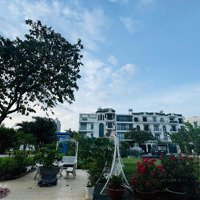 Bán Biệt Thự Đường Nguyễn Hoàng, Khu Sang Trọng, Có Hầm Và Thang Máy, Giá Chỉ 37 Tỷ. Lh Kim Anh