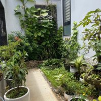 Bán Biệt Thự Đường Nguyễn Hoàng, Khu Sang Trọng, Có Hầm Và Thang Máy, Giá Chỉ 37 Tỷ. Lh Kim Anh