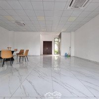 Cho Thuê Lô Góc Shophouse Vinhomes Hàm Nghi Mỹ Đìnhdiện Tích95M2, 5T,Mặt Tiền20M Nhà Mới Thang Máy 50 Triệu