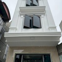Bán nhà 3 tầng Lãm Hà ngõ to oto đỗ cửa ngay chợ Lãm Hà