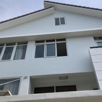 Cho Thuê Căn Góc Biệt Thự Phú Mỹ- Nhà Mới Đẹp, Sân Vườn Giá Bán 49 Triệu
