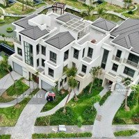 Biệt Thự Căn Góc Mặt Biển Riêng.