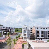 Nhà 2 Mặt Tiền Có View Công Viên Thoáng Mát