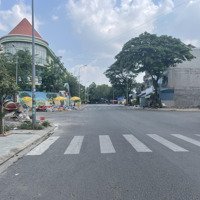 Bán Nhà Góc 2 Mặt Tiền Gần Phạm Văn Đồng