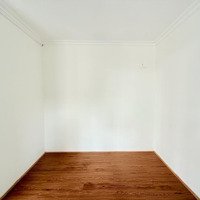Siêu Phẩm Nhà Đẹp 3 Mặt Thoáng Gần Phố Kim Mã Chỉ 10.6 Tỷ!