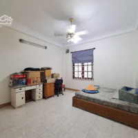 Bán Gấp Nhà 4 Tầng Đường Cộng Hòa, Tân Bình - Hẻm Xe Tải -Diện Tích4.5M X 18M - 15.8 Tỷ.