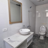 Cho Thuê Nhà 57A Mặt Phố Phạm Huy Thông View Đẹpdiện Tích56M2 Xây 7 Tầng Có Thang Máy
