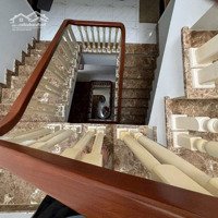 Bán Biệt Thự Phú Mỹ Hưng, 8X18M, 37 Tỷ, Nhà Có Hầm.